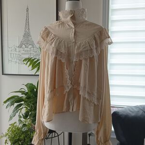 🤍Korean Chic Lace Ruffle Blouse in Cream